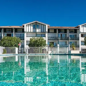 Studio Cabine Résidence 4 étoiles Piscine Tennis Golf Parking Privé Bidart
