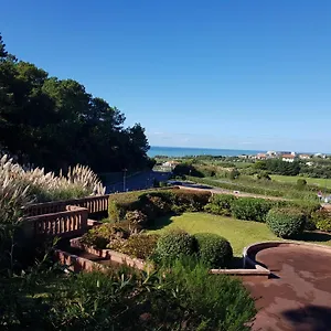 Dans De Standing Avec Parking Et Sa Terrasse Vue Bidart